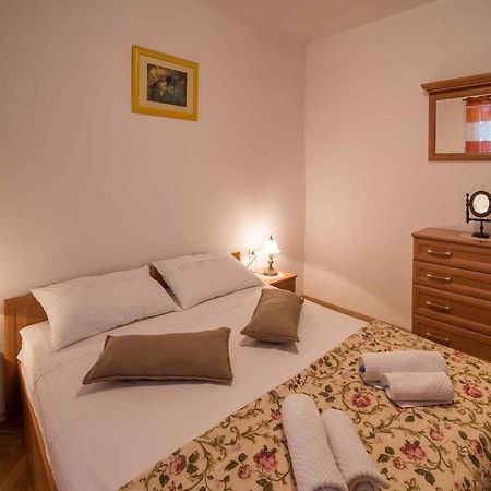Apartments In Vrbnik/Insel Krk 13597 外观 照片