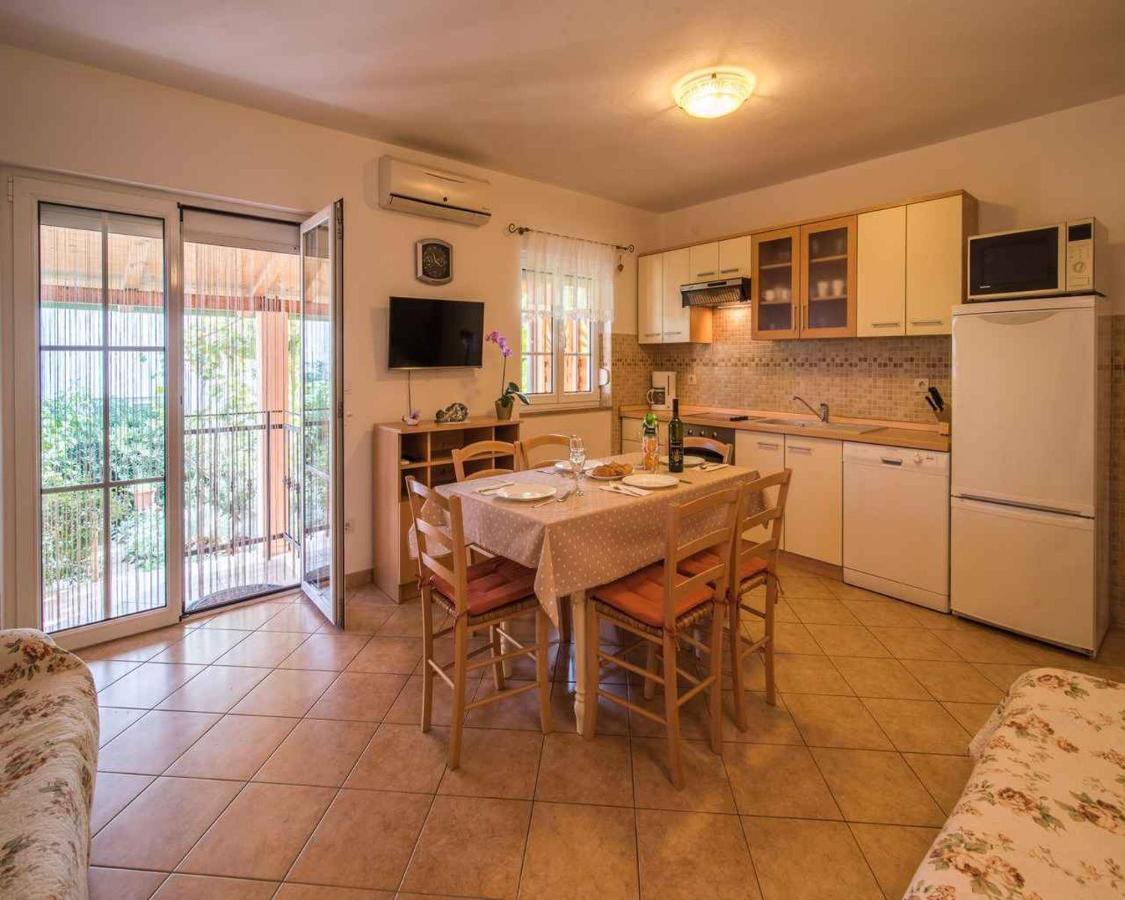 Apartments In Vrbnik/Insel Krk 13597 外观 照片