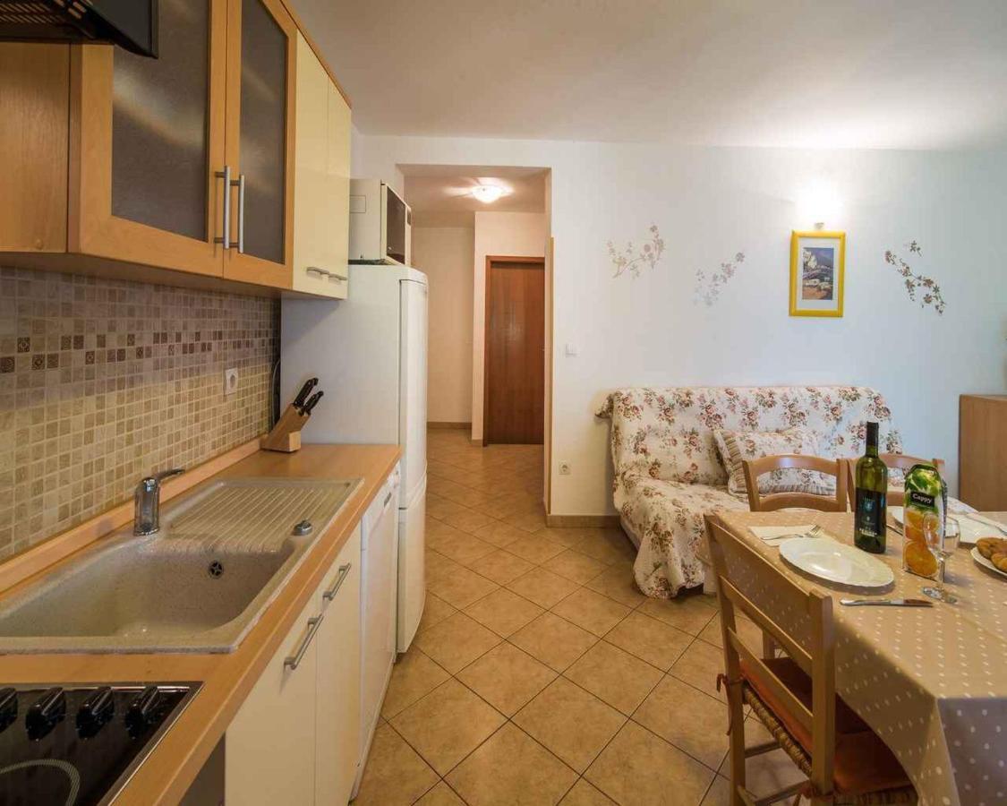 Apartments In Vrbnik/Insel Krk 13597 外观 照片