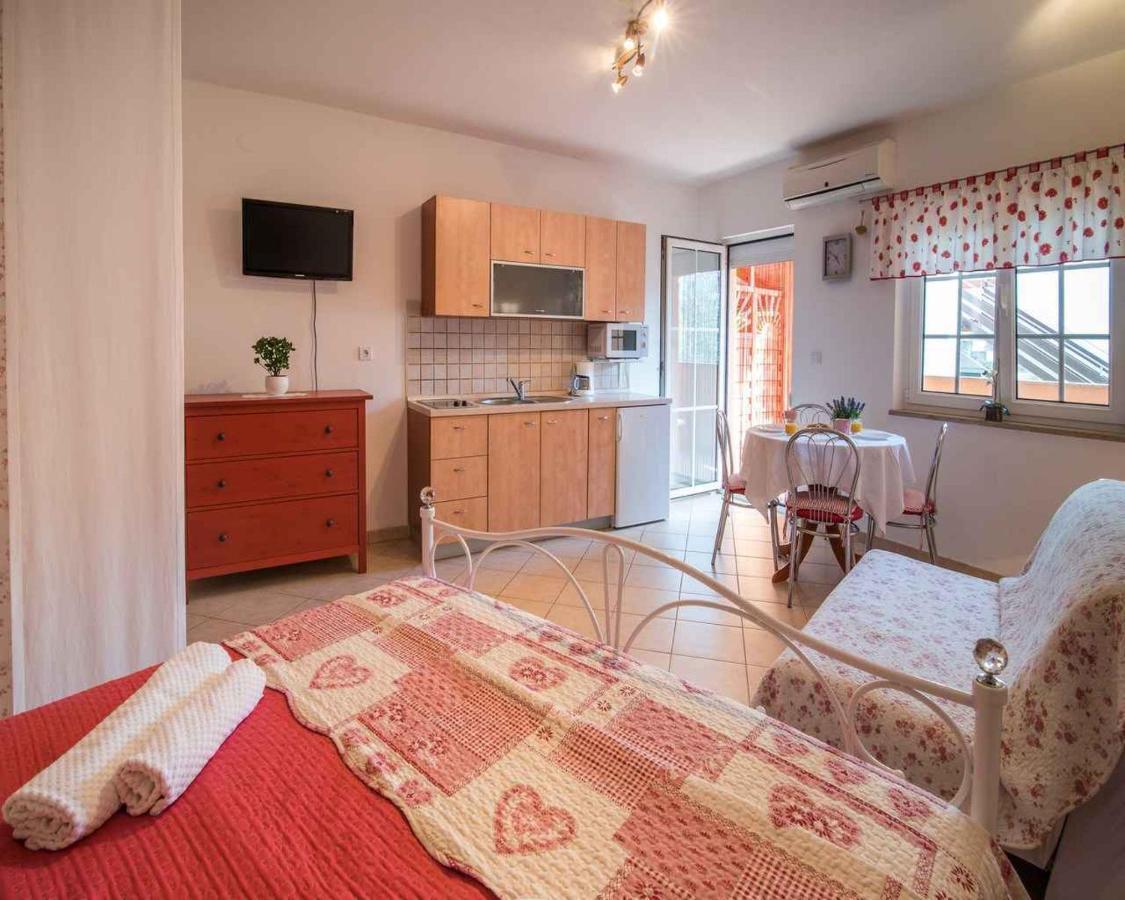 Apartments In Vrbnik/Insel Krk 13597 外观 照片