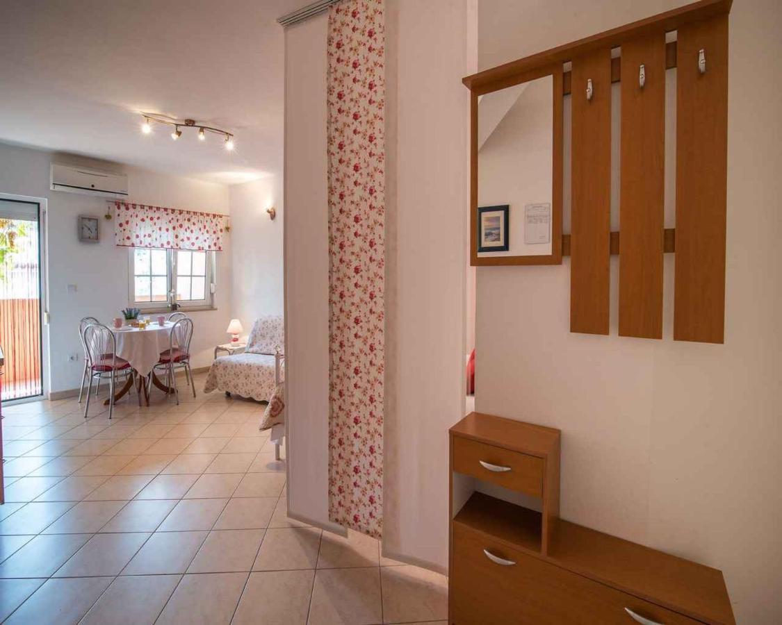 Apartments In Vrbnik/Insel Krk 13597 外观 照片