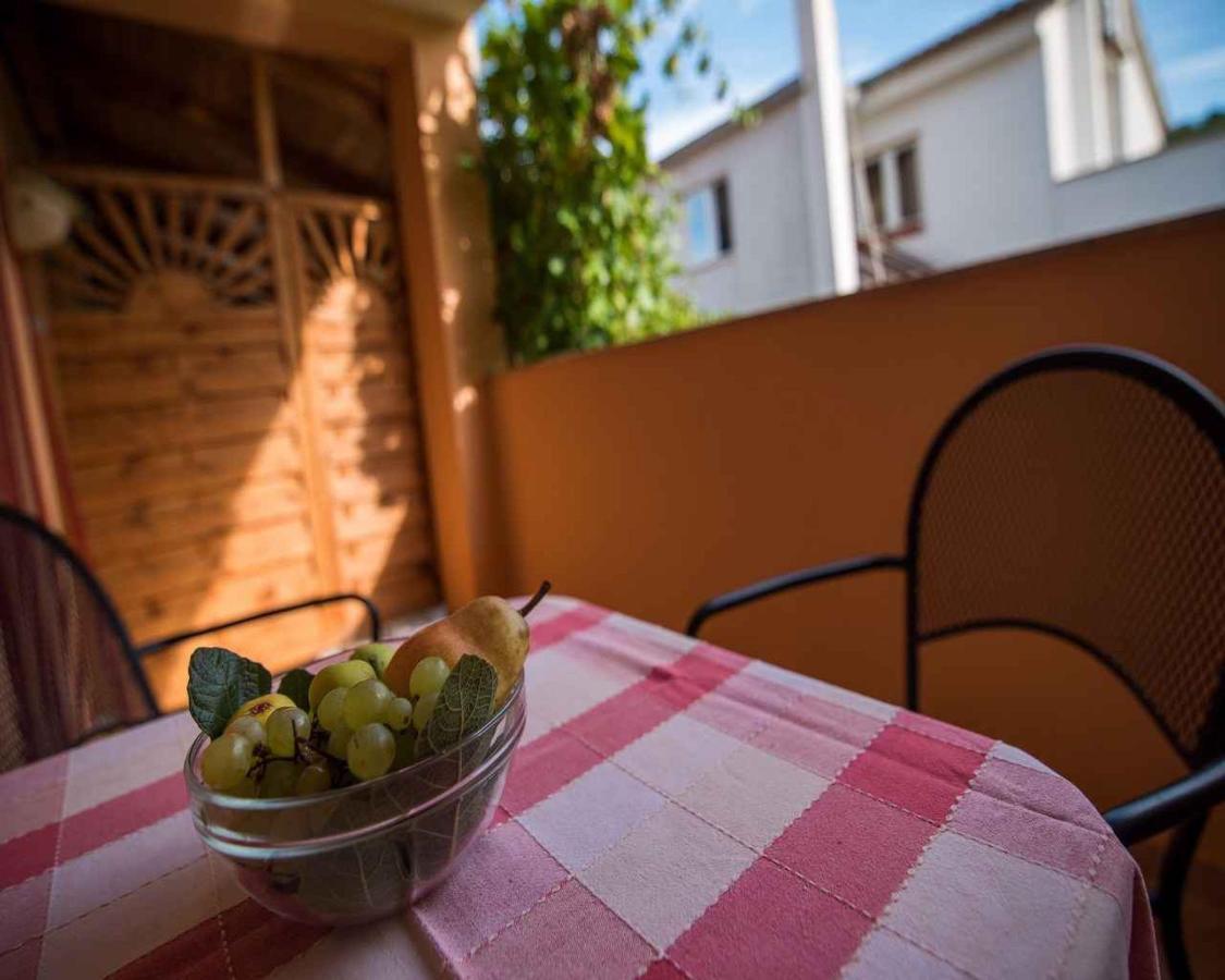 Apartments In Vrbnik/Insel Krk 13597 外观 照片