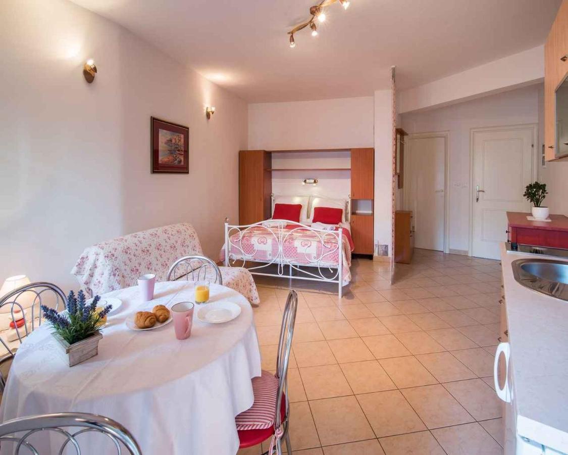Apartments In Vrbnik/Insel Krk 13597 外观 照片