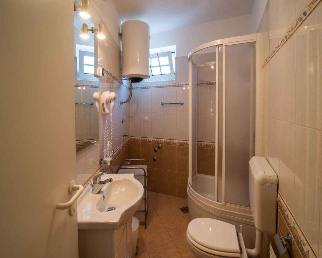 Apartments In Vrbnik/Insel Krk 13597 外观 照片